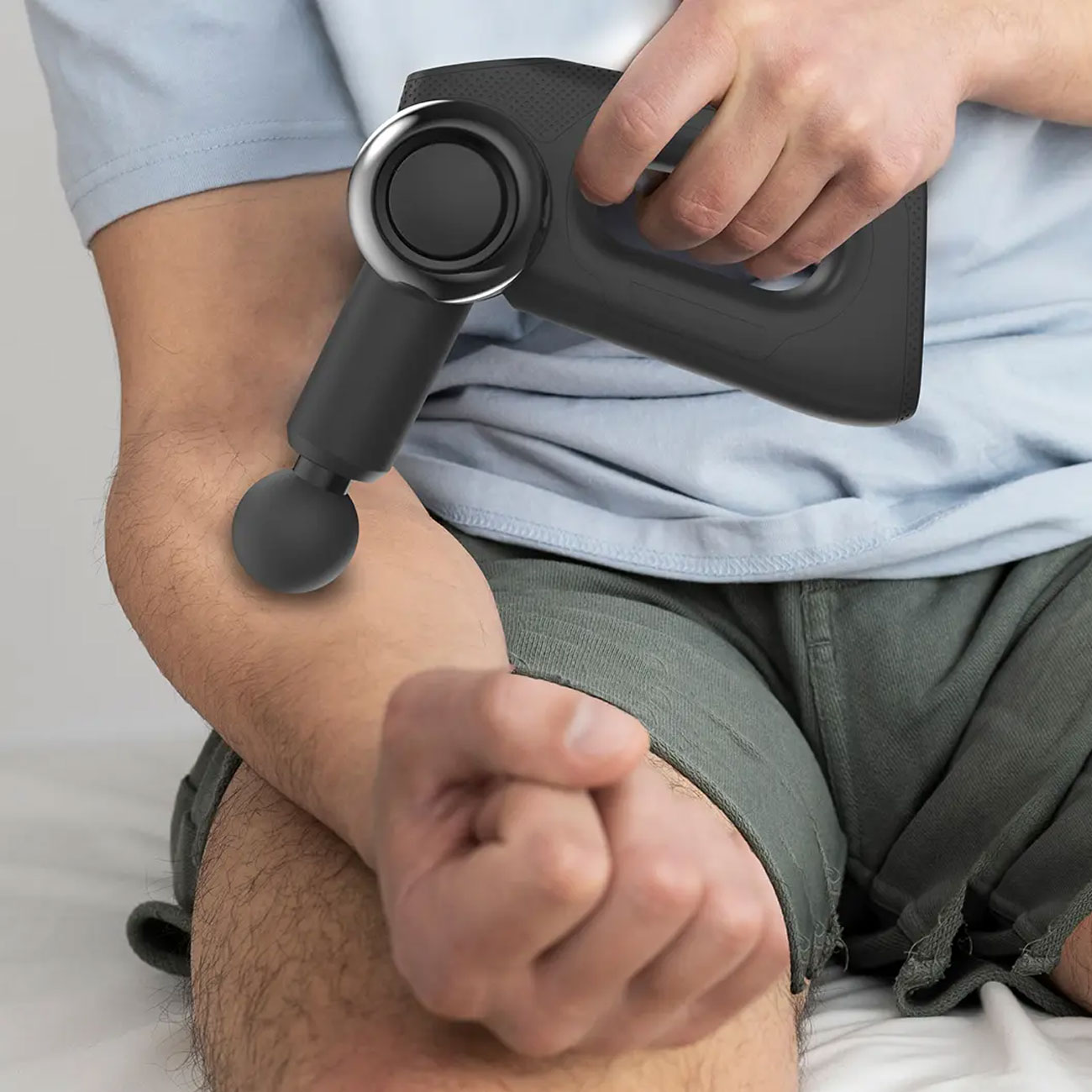 استفاده از ماساژور روی ساق دست